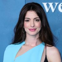 "C'est bien plus compliqué que ça" : Anne Hathaway brise le tabou de la maternité épanouie