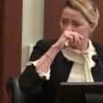  Amber Heard en pleurs lors de son procès contre Johnny Depp à Los Angeles le 5 mai 2022. 