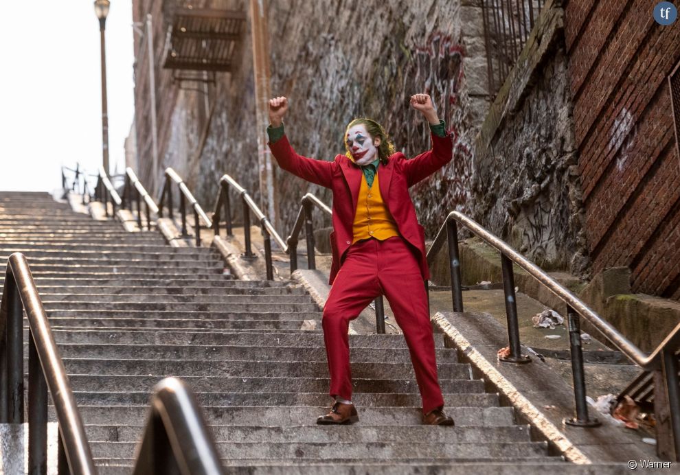 Joaquin Phoenix dans les escaliers dans &quot;Joker&quot;