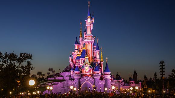 Visiter tous les parcs Disney en jet privé et laminer la planète, c'est magique