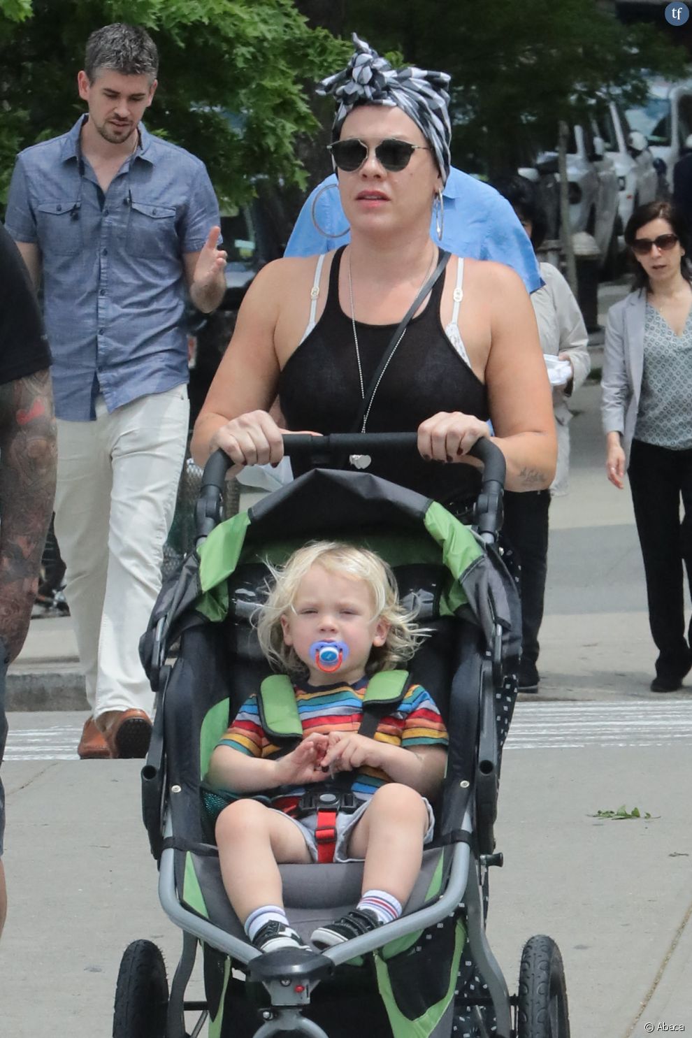Pink avec sa fille dans les rues de New York, 2022