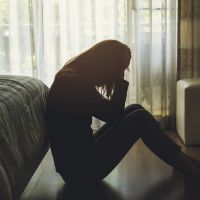 Stress, fatigue, fringales : une étude mondiale explore les effets du syndrome prémenstruel