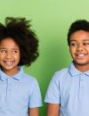   La Commission pour l'égalité et les droits de l'homme (EHRC) a estimé dans de nouvelles directives que les coupes afros ne devaient pas être interdites dans les écoles britanniques  
