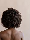   En 2020, Ruby Williams avait été renvoyée à plusieurs reprises de l'école londonienne de Urswick parce que ses cheveux afro n'étaient pas considérés comme "de taille et de longueur raisonnables"  