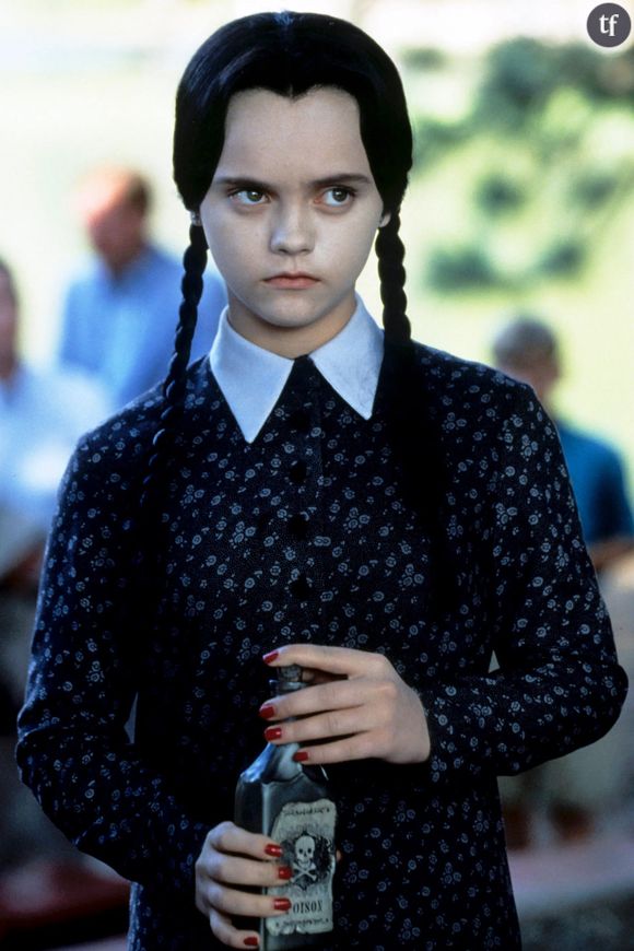 Mercredi Addams incarnée (génialement) par Christina Ricci dans les années 90