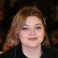 "Quand on est une femme, c'est compliqué" : Louane se confie sur ses complexes