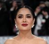 "De l'amour !" : sur Instagram, Salma Hayek pose avec Penelope Cruz et célèbre la sororité
Salma Hayek - Les célébrités arrivent à la soirée du "MET Gala 2023" hommage au grand couturier Karl Lagerfeld au Metropolitan Museum of Art de New York City, New York, Etats-Unis, le 1er mai 2023. 