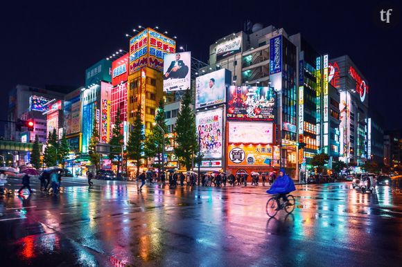 Sur les réseaux sociaux majoritairement, où ce détail du lieu de naissance suscite toutes les controverses. Malgré sa connaissance aboutie de la langue japonaise, et ces deux longues décennies passées au sein du pays, de son quotidien et de sa culture.