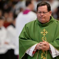 Une enquête sur un cardinal canadien est classée, et l'avocat de la plaignante dénonce le Vatican