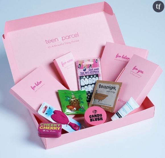 Voici le contenu de l'une des box Pink Parcel spécial règles