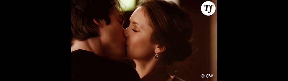 Le baiser de Damon et Elena dans The Vampire Diaries