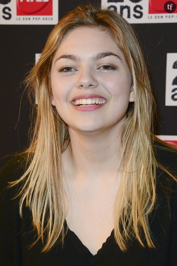 La chanteuse Louane (Louane Emera) , portrait lors de la soirée des 20 ans RTL2 à Paris le 26 mars 2015. 