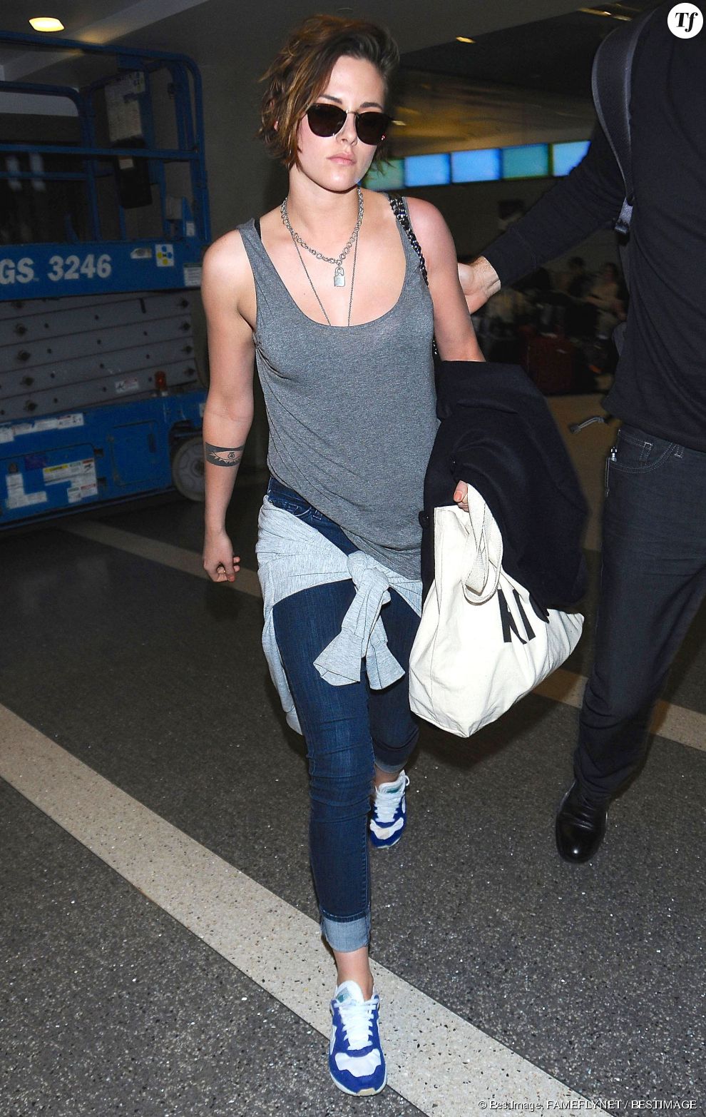 Kristen Stewart à l&#039;aéroport de L.A.