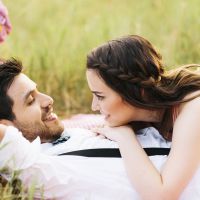 10 signes que vous êtes en couple avec un homme amoureux... et mature