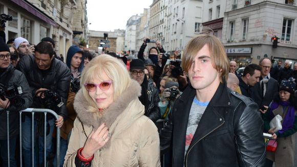 Amanda Lear : à 68 ans, elle est en couple avec Hugo