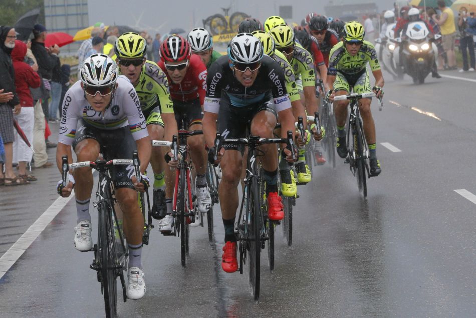 Le groupe Contador - Froome dans l'étape Utrecht - Zélande.