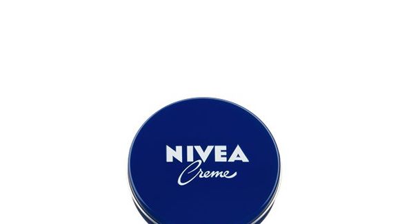 Crème Nivea : pourquoi le monde entier s'arrache-t-il la mythique boîte bleue ?