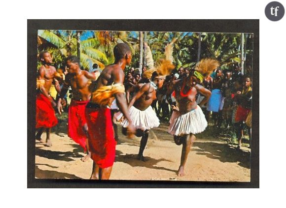 Des membres du peuple Giriama lors d'une danse traditionnelle.