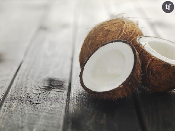 Faut-il remplacer notre dentifrice par de l'huile de coco ?