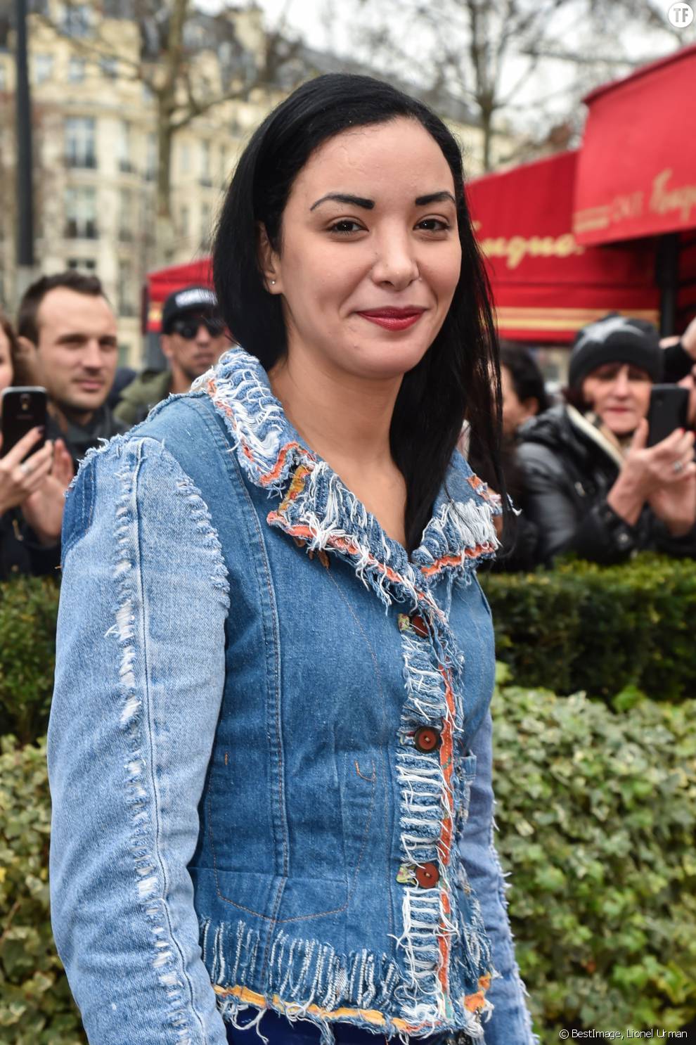 Loubna Abidar à son arrivée au  déjeuner des nommés aux César 2016 au Fouquet&#039;s à Paris, le 6 février 2016 