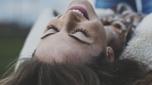 5 astuces pour avoir l'air de sortir de chez le coiffeur (tous les jours)