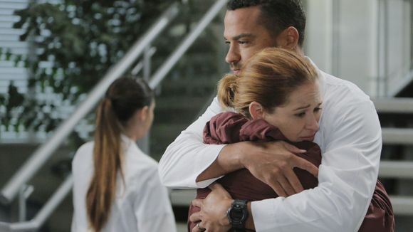 Grey's Anatomy saison 12 : April déchirée par une décision difficile (spoilers)