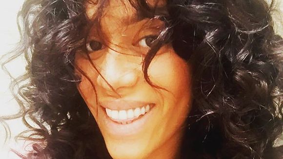 Amel Bent métamorphosée après son accouchement : bientôt une photo du bébé ?