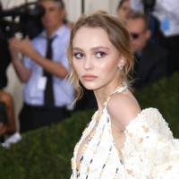 Lily-Rose Depp : Vanessa Paradis et Johnny Depp inquiets qu'elle "parte dans tous les sens"