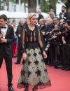 L'actrice Kristen Stewart monte les marches du 69ème Festival de Cannes