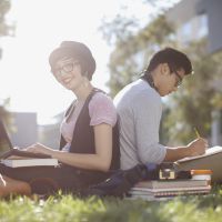 Bonne nouvelle, travailler beaucoup ne nuit pas à la vie de couple