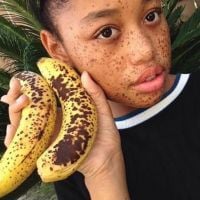 Comparée à une peau de banane, elle signe un contrat de mannequin