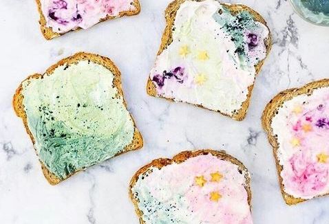 Les toasts sirène, la nouvelle tendance food qui envoûte Instagram