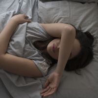 Apnée du sommeil : 9 symptômes qui doivent vous alerter