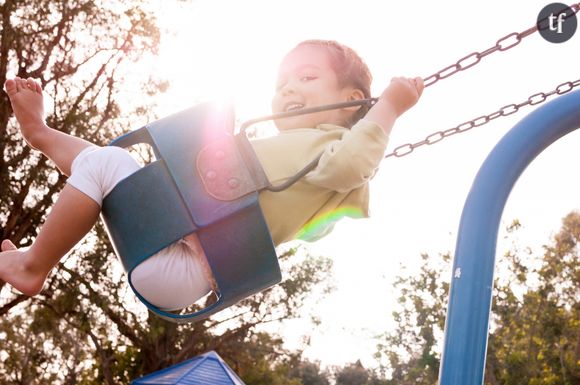 Faire de la balançoire serait bon pour les enfants