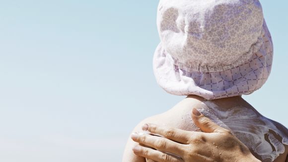 Crème solaire pour les enfants : le message d'alerte d'une maman