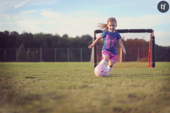 Pourquoi vous devriez inscrire votre fille au foot
