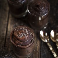 La savoureuse recette de mousse au chocolat-avocat (sans sucre ajouté)