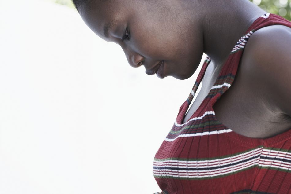 Au Ghana, des femmes prennent des pilules pour accoucher d'un bébé à la peau claire
