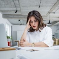 Que faire si j'ai envie de pleurer quand je suis au bureau ?