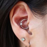 Ce piercing d'oreille serait-il la solution miracle aux migraines ?