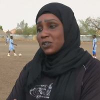 Elle devient la première femme arabe à entraîner une équipe de foot masculine