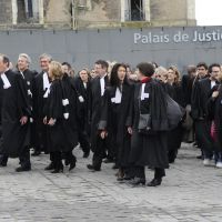 Discriminations, remarques sexistes : une avocate balance sur l'envers du métier