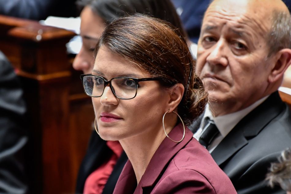 Le projet de loi "renforçant la lutte contre les violences sexuelles et sexistes" de Marlène Schiappa et qui arrive lundi 14 mai à l'Assemblée Nationale est critiqué par les mouvements féministes.