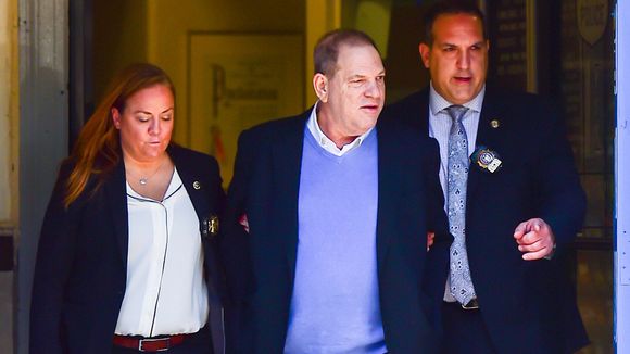 Cette photo d'Harvey Weinstein menotté fait le buzz pour une excellente raison