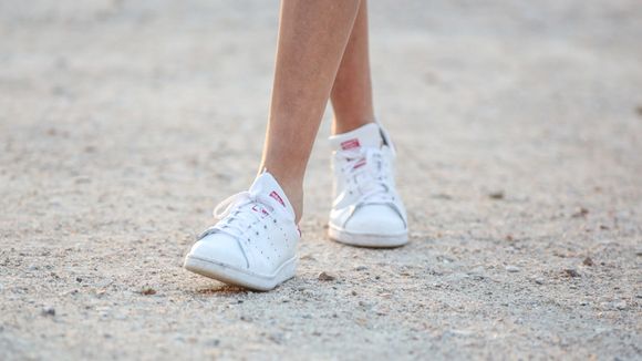 15 idées de looks stylés pour bien porter ses Stan Smith