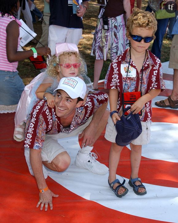 Luke Perry avec sa fille Sophie et son fils Jack en 2004