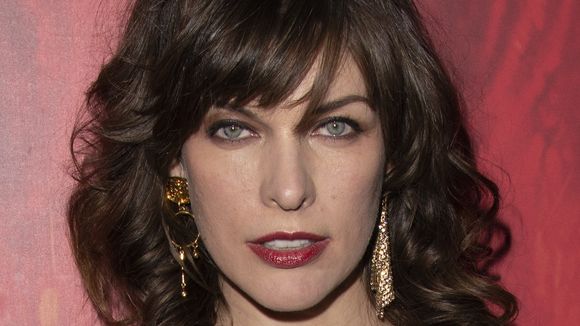 Milla Jovovich se confie sur son avortement "atroce" pour défendre le droit à l'IVG