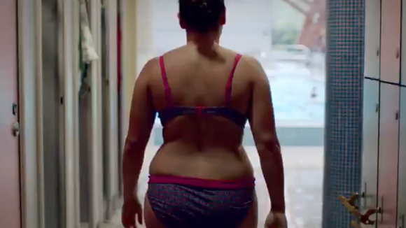 Cette vidéo décomplexante encourage les femmes à faire du sport