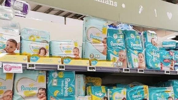 Ce père obtient le retrait d'un panneau sexiste dans un magasin