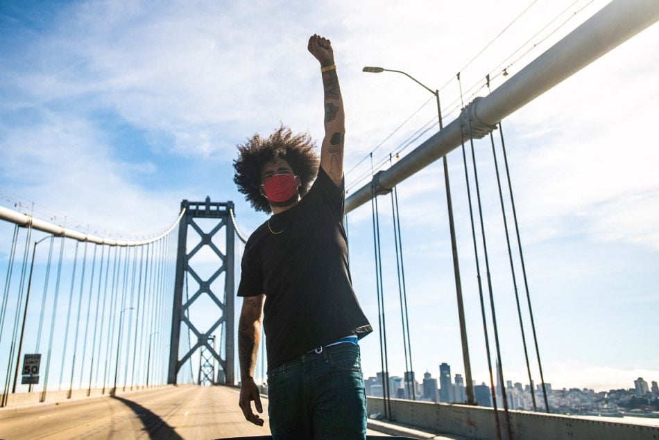 Manifestation sur le Bay Bridge à San Francisco lors du mouvement Black Lives Matter. 